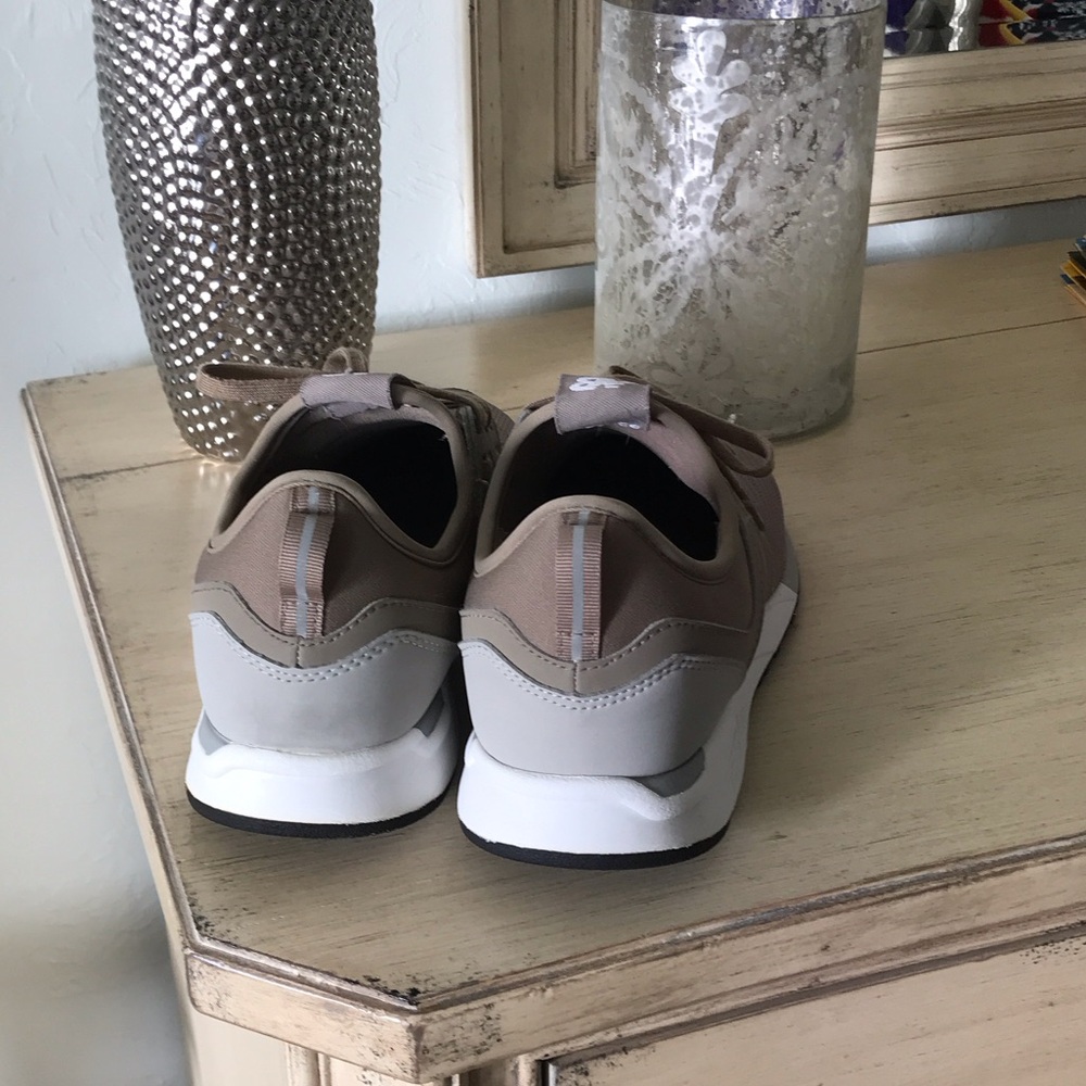 New Balance Men's Beige and Gray Sneakers - Picture 2 of 4